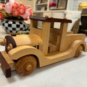 Heavy wooden truck 🛻🎯